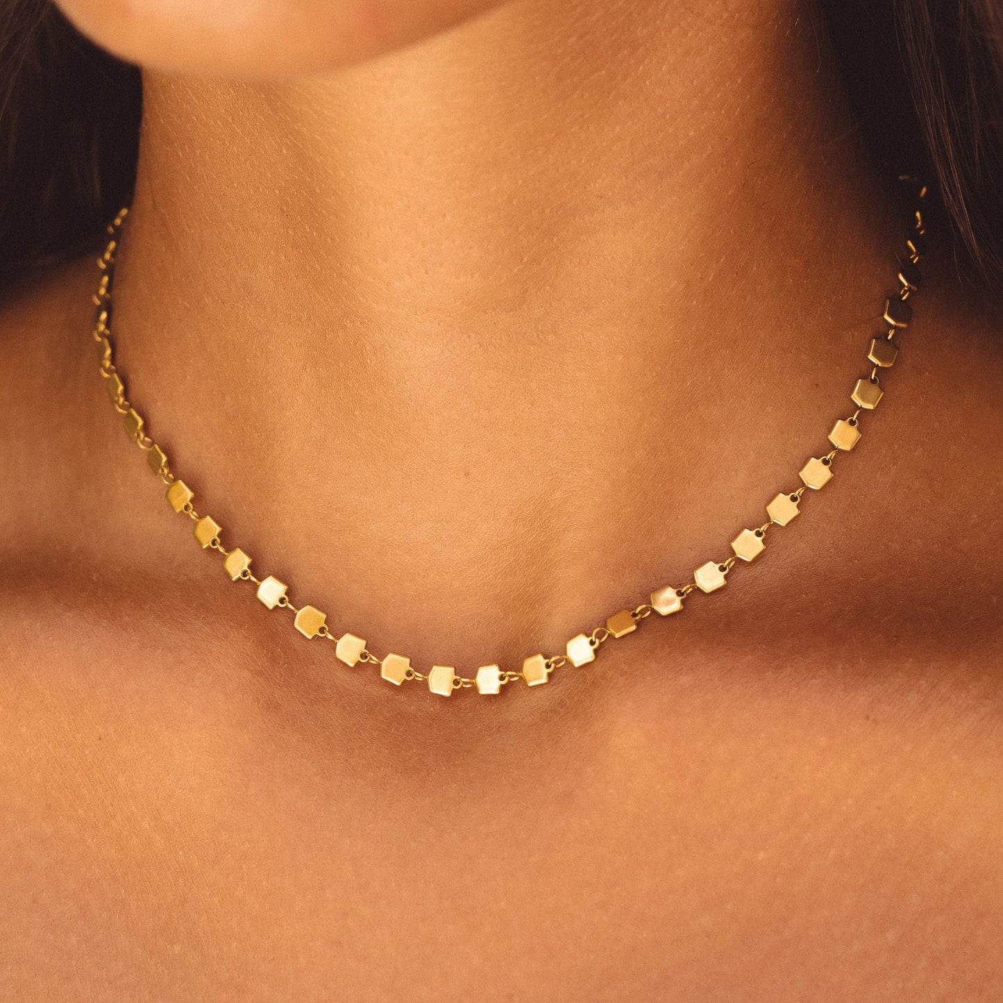 Damen Choker Halskette Gold Sonnen Anhänger wasserdicht hypoallergen