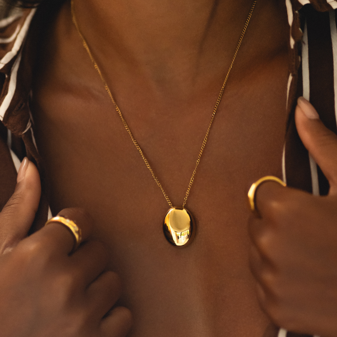 Damen Halskette Gold mit Pebble Anhänger wasserfest Edelstahl verstellbar