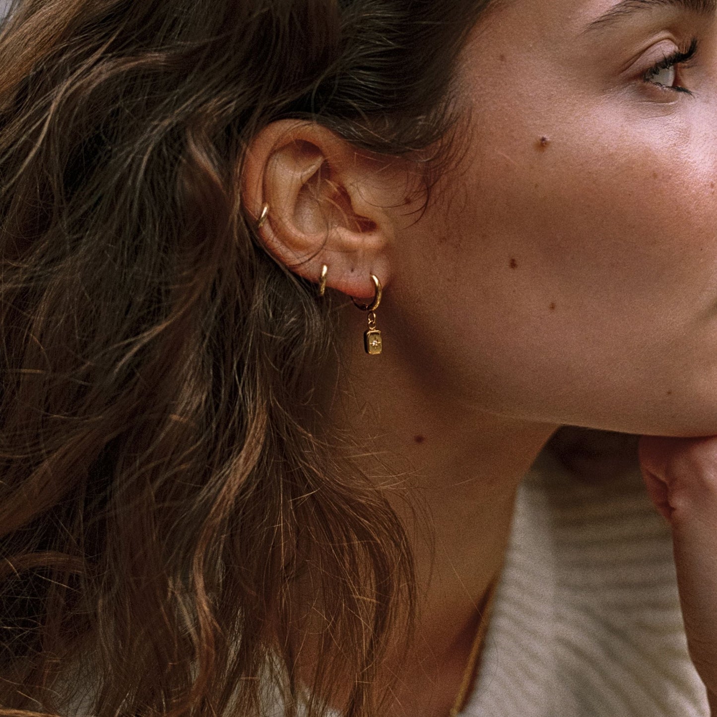 Damen Creolen Gold Stern Anhänger Zirkonia wasserdicht hypoallergen