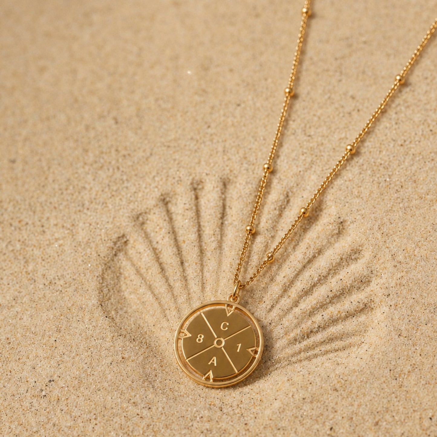 Damen Kompass Kette Gold personalisiert mit 4 Initialen wasserfest Edelstahl