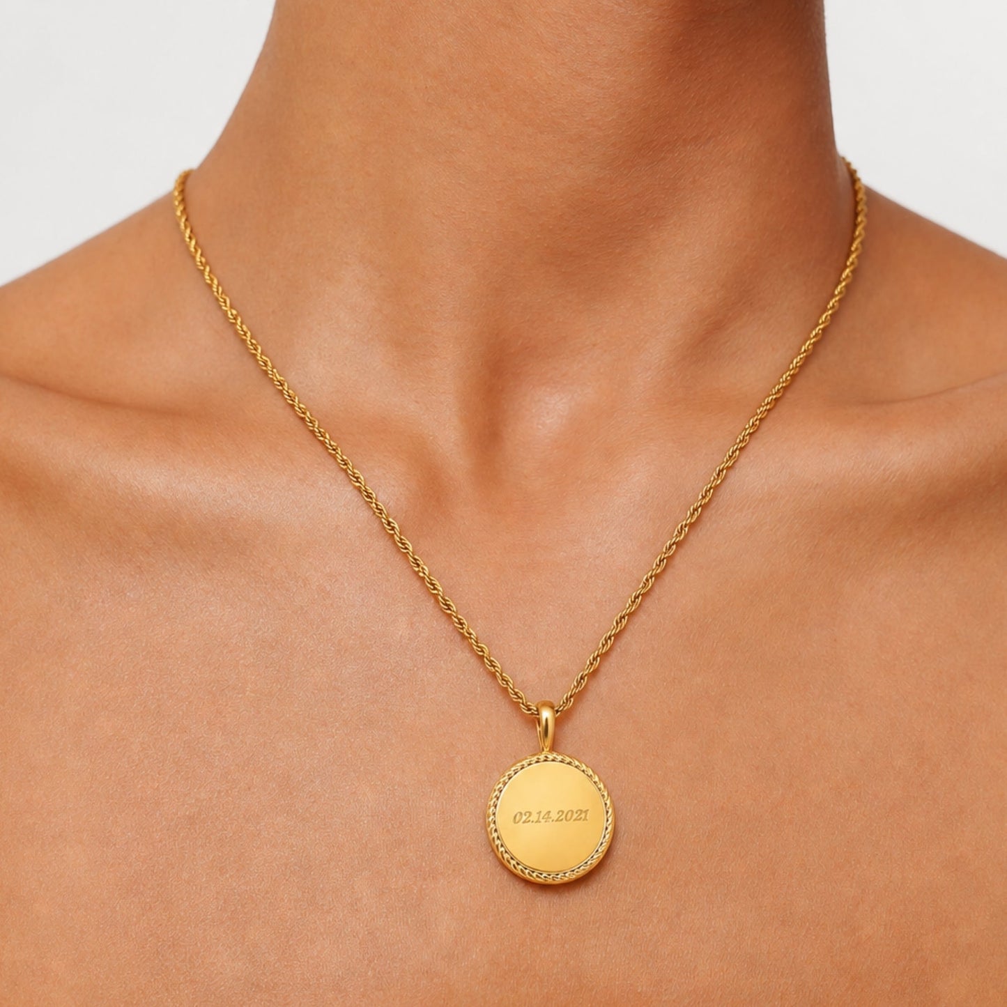 Damen Kette Gold personalisiert mit Anhänger und 10 Zeichen wasserfest