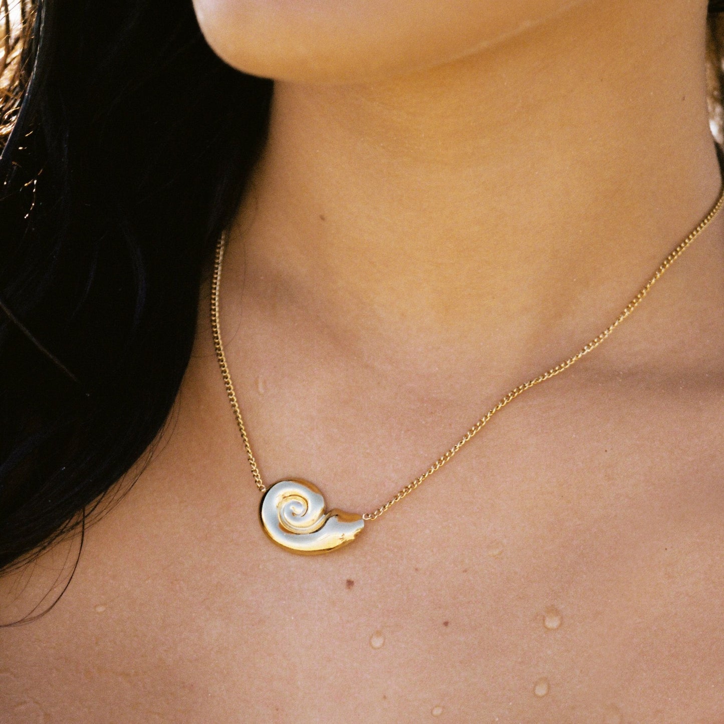 Damen Choker Halskette Gold mit Nautilus Muschel Anhänger wasserfest