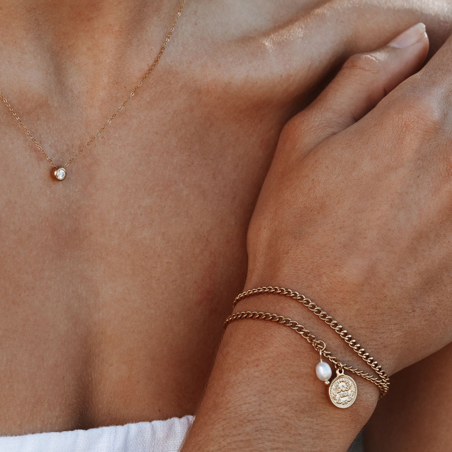 Damen Armband Gold mit Münzanhänger und Süßwasserperle wasserfest hypoallergen Doppelkette