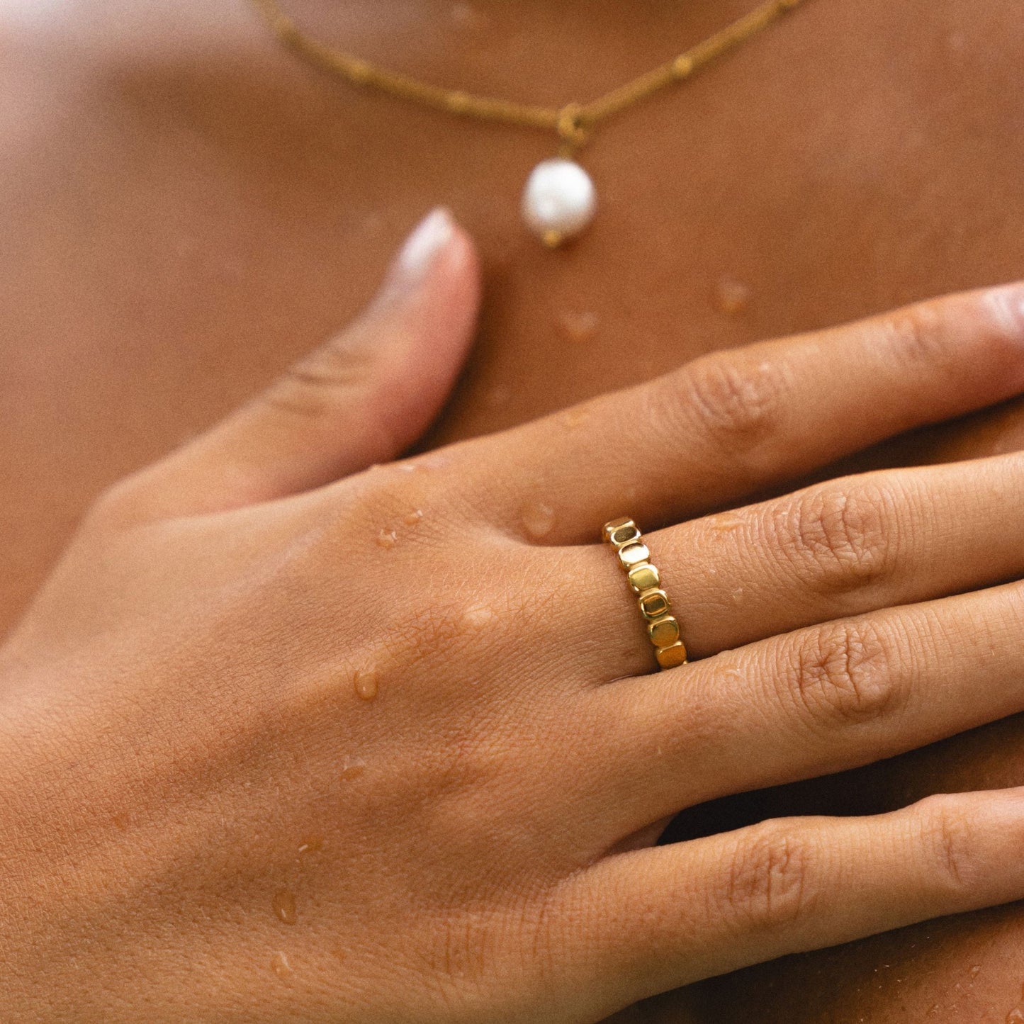 Damen Ring Gold Perlenstruktur wasserfest hypoallergen