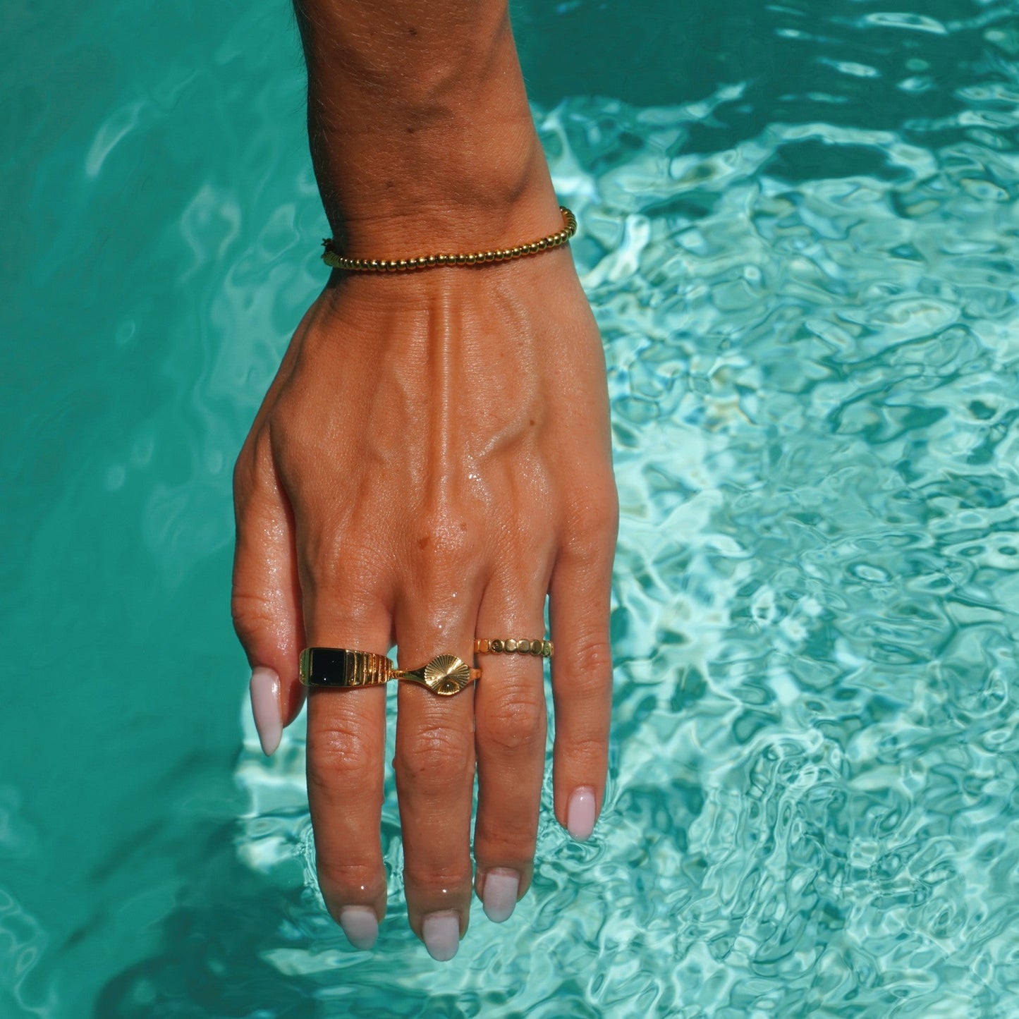 Damen Ring Schwarz Onyx Goldfarben Wasserfest Statement Schmuck