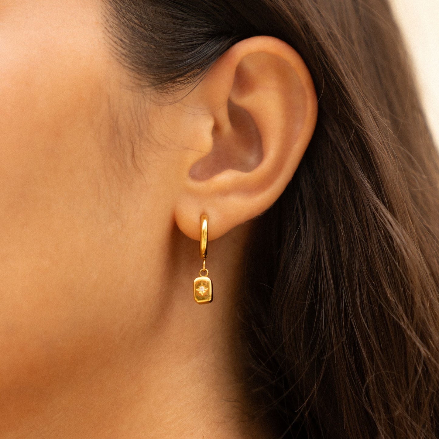 Damen Creolen Gold Stern Anhänger Zirkonia wasserdicht hypoallergen