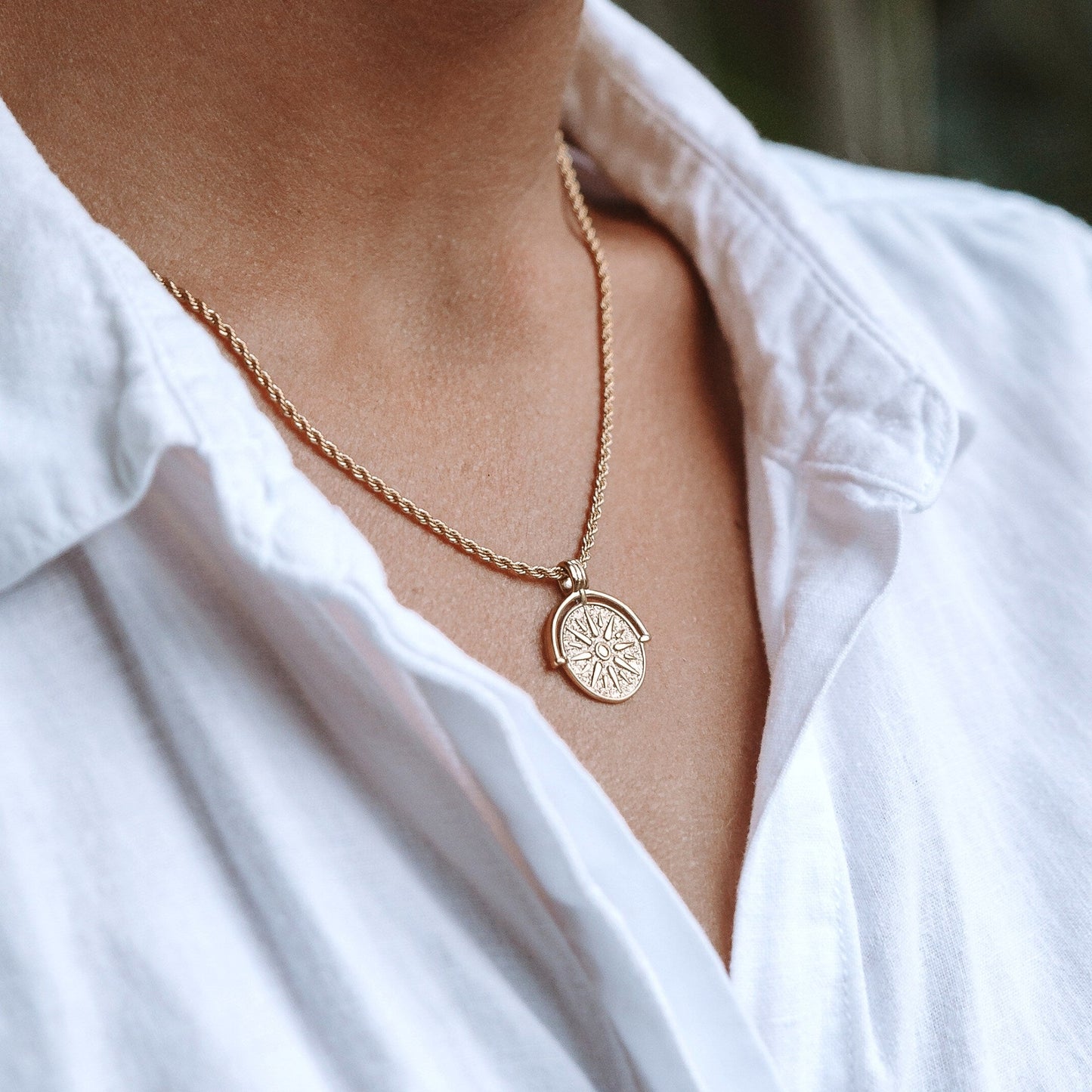 Damen Sonnen Halskette Gold Rope Chain wasserfest hypoallergen Anhänger