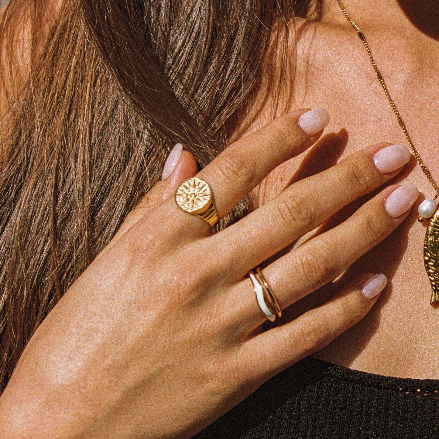 Goldener Ring Sonnenmotiv wasserfest schweißfest hypoallergen 18k PVD