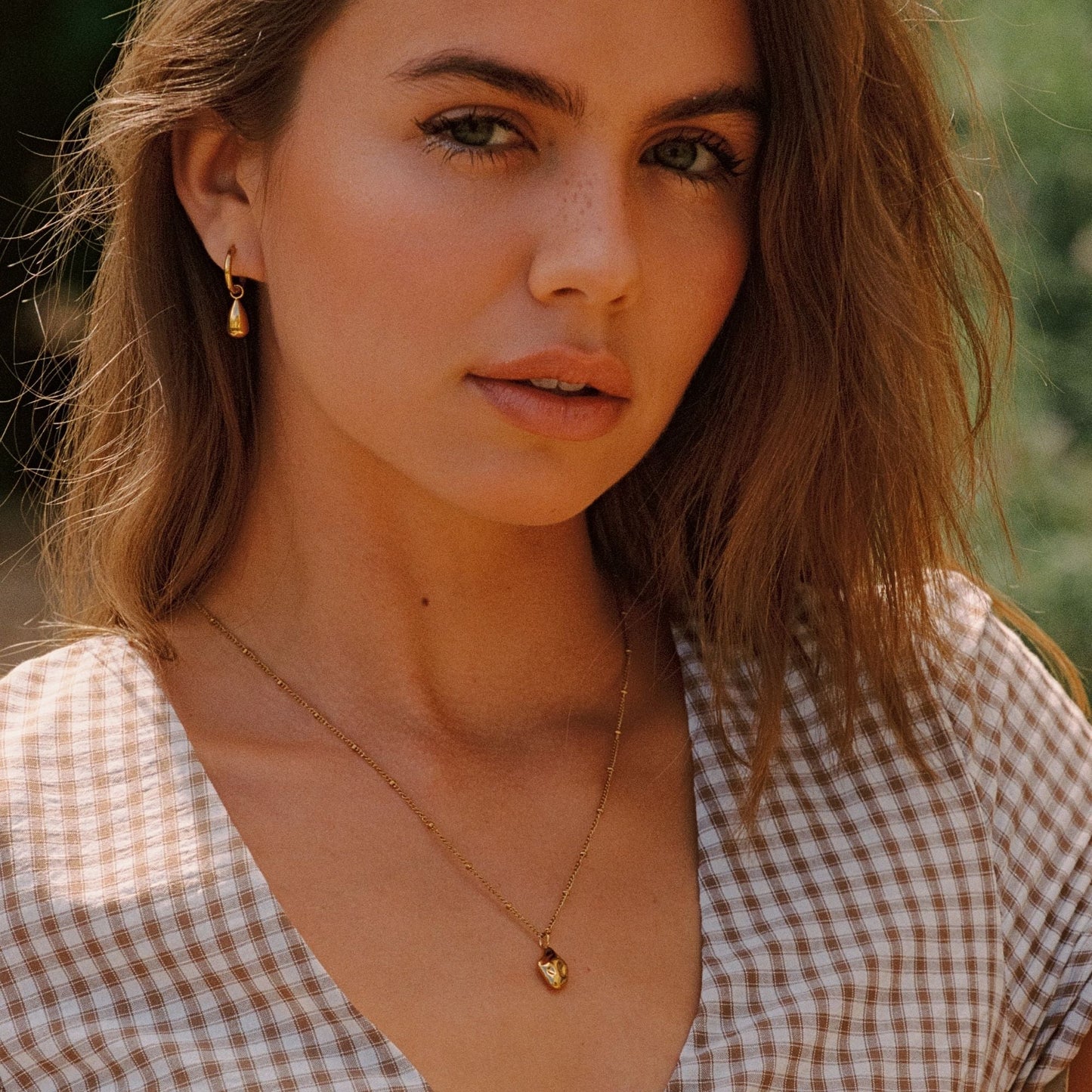 Damen Gold Halskette wasserfest mit Nugget Anhänger Beaded Chain