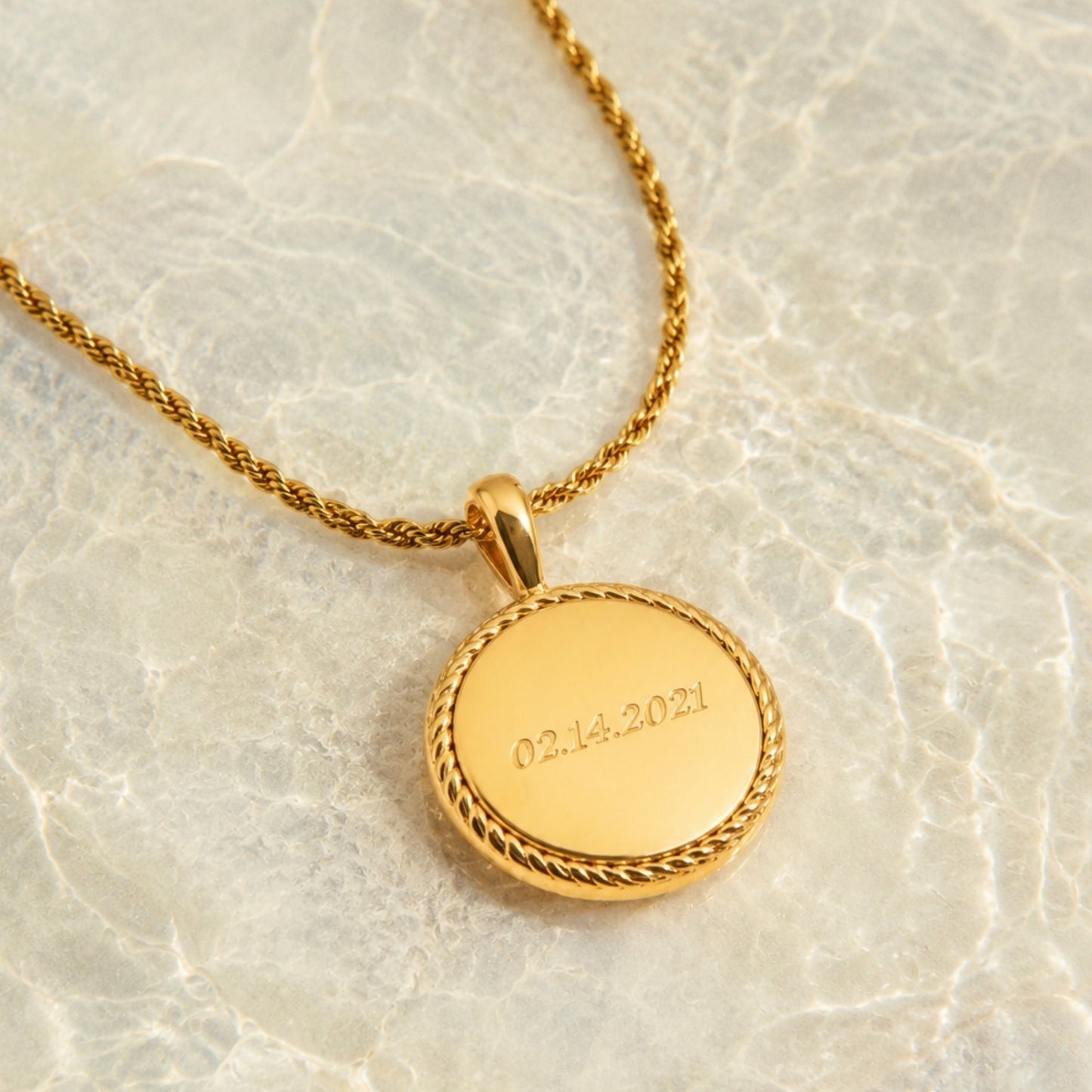 Damen Kette Gold personalisiert mit Anhänger und 10 Zeichen wasserfest
