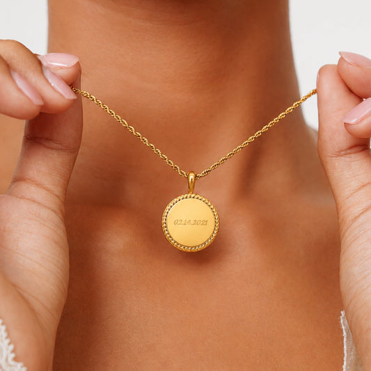 Damen Kette Gold personalisiert mit Anhänger und 10 Zeichen wasserfest