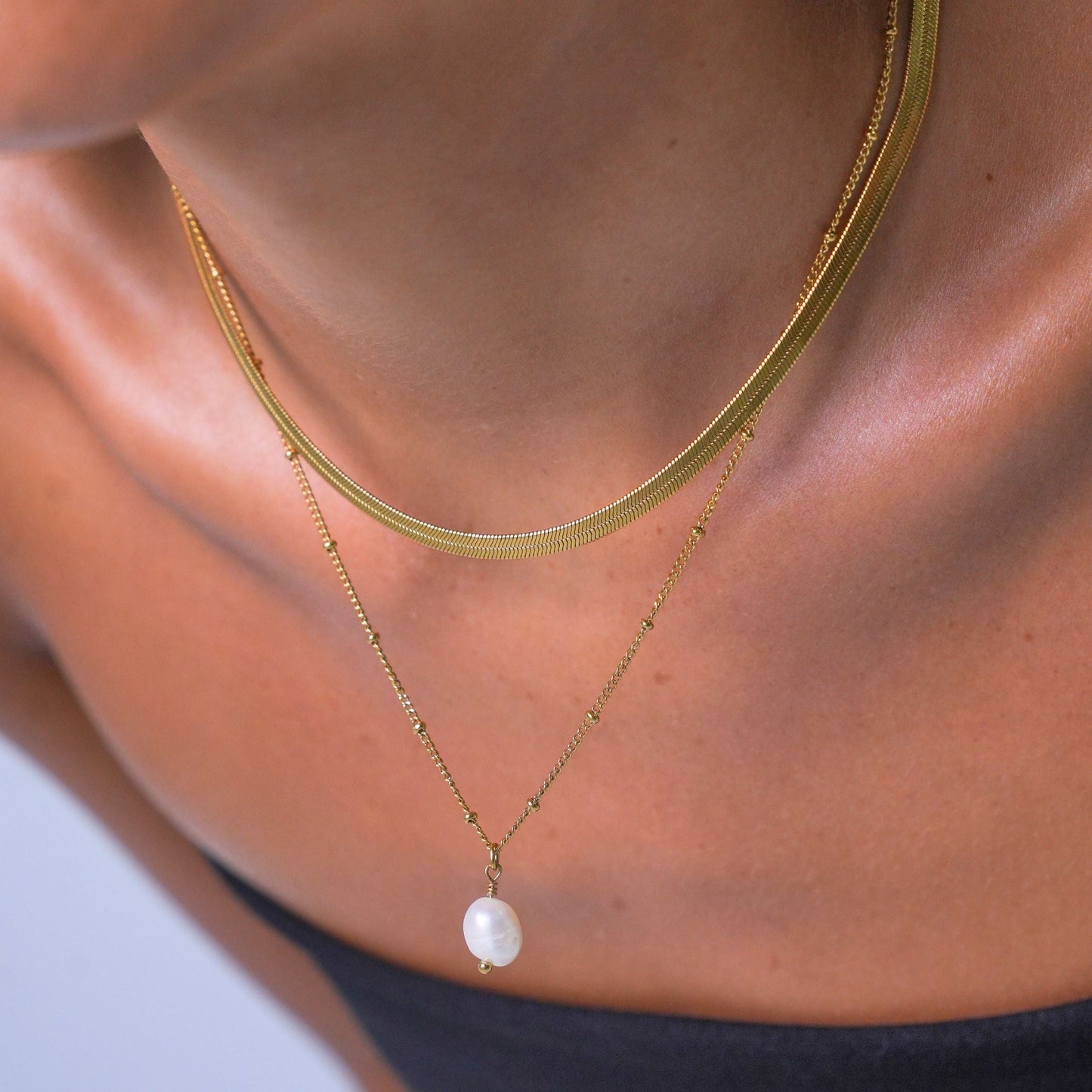 Damen Schmuckset Gold Herringbone Choker mit Barockperlen-Anhänger wasserfest 2-teilig