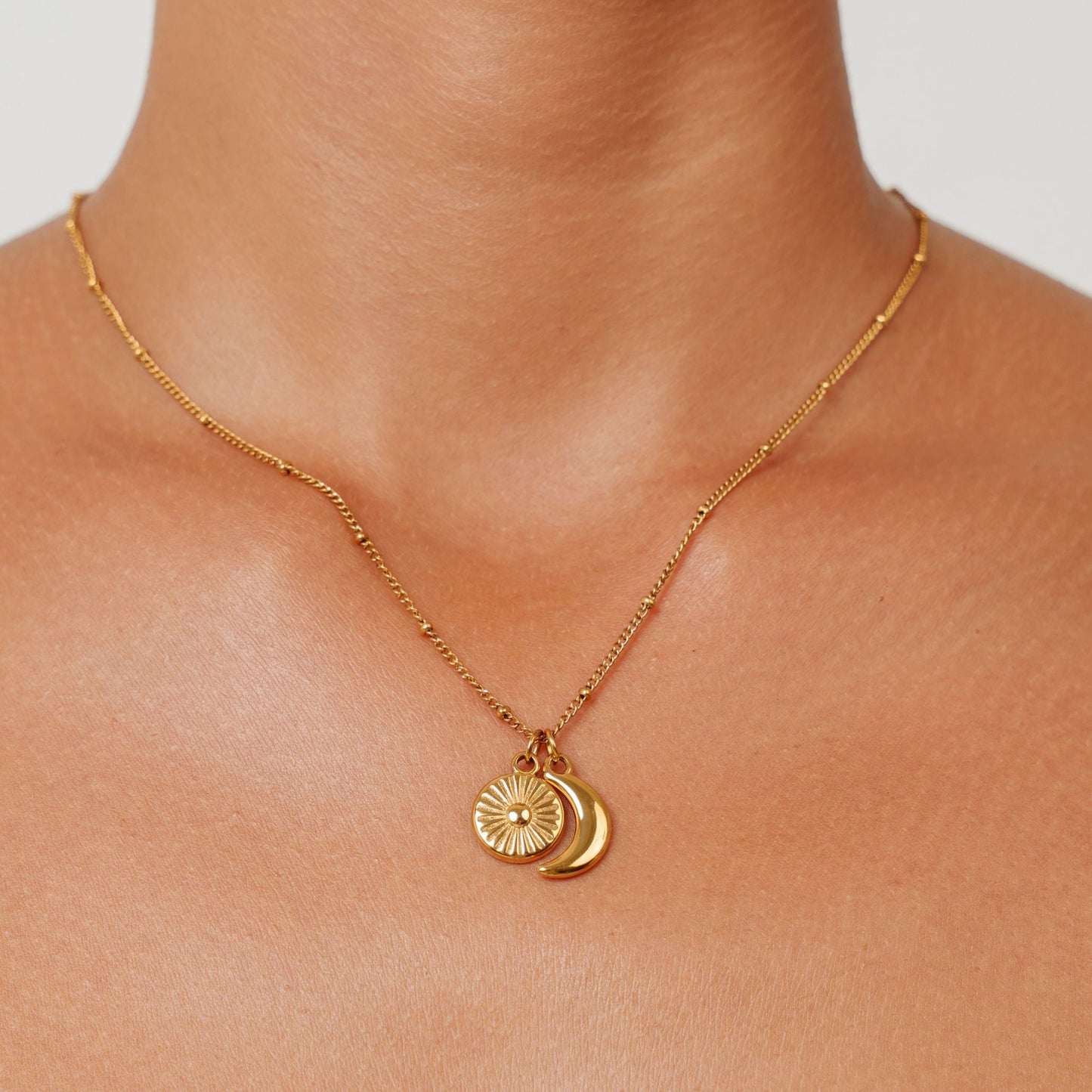 Damen Sonne Mond Kette Gold mit Anhängern wasserfest Edelstahl