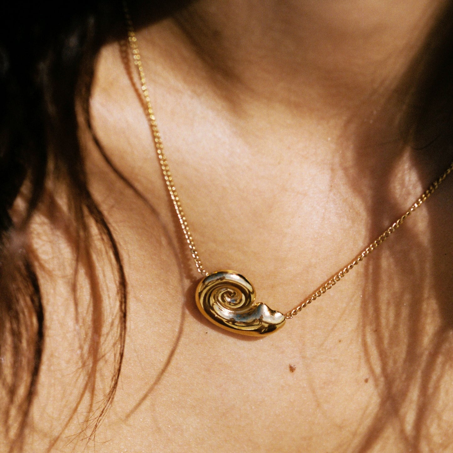 Damen Choker Halskette Gold mit Nautilus Muschel Anhänger wasserfest