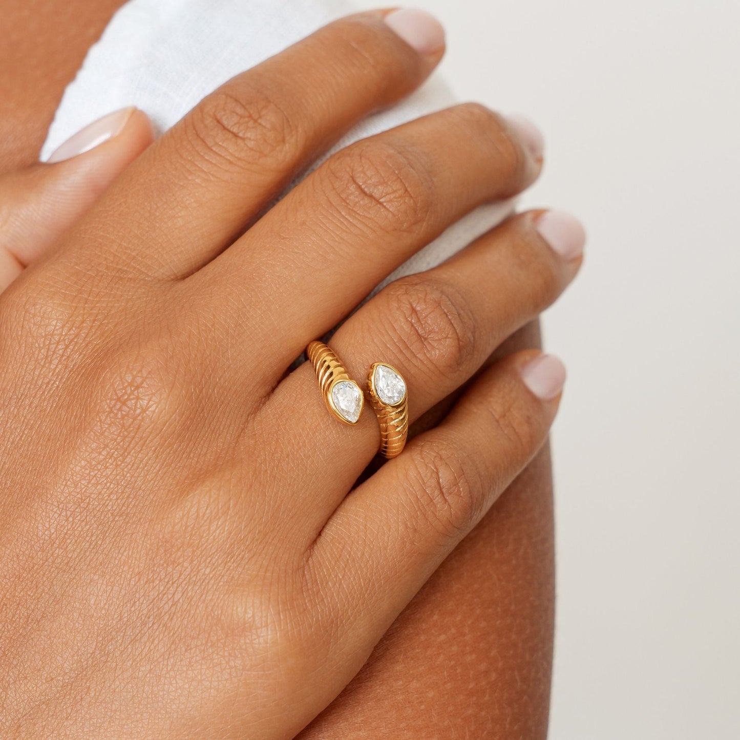 Damen Ring Gold offenes Design Zirkon wasserfest hypoallergen