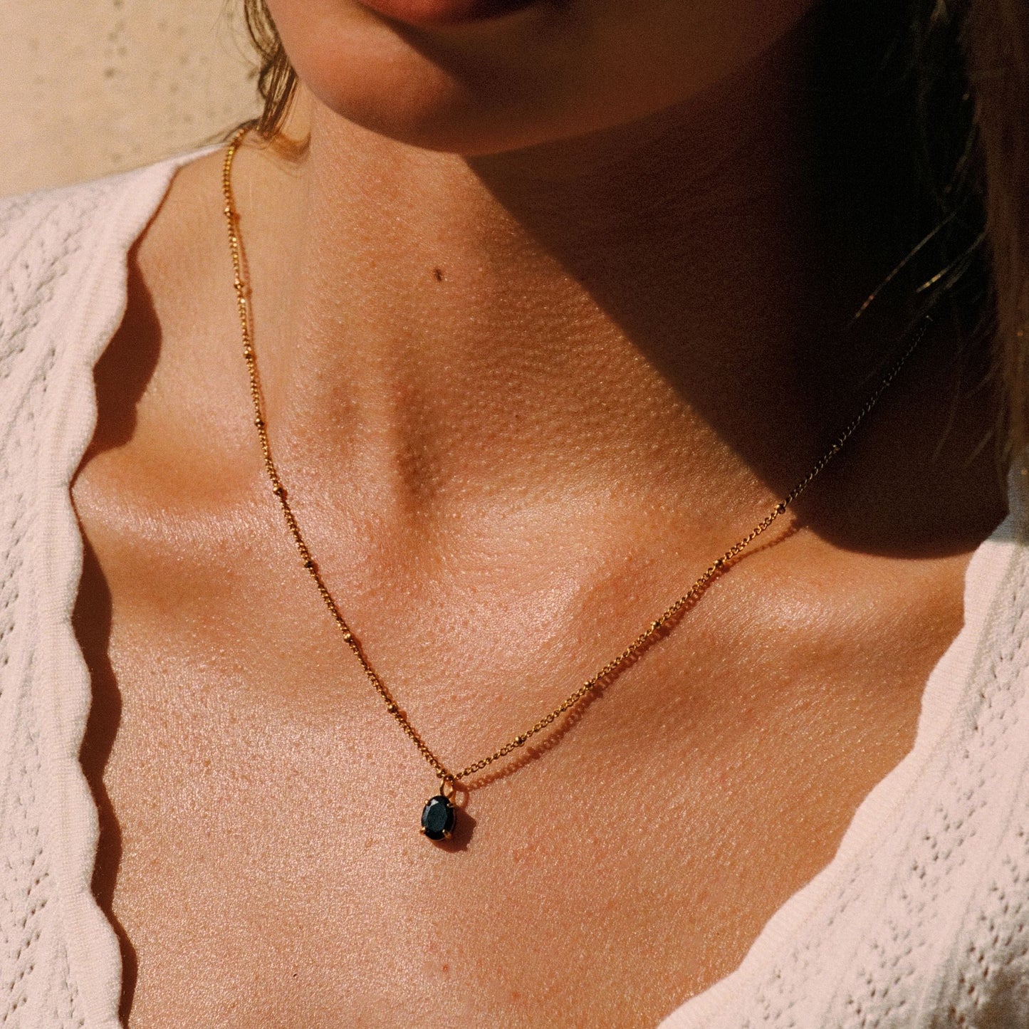 Damen Schwarze Halskette Gold mit Black CZ Anhänger wasserfest