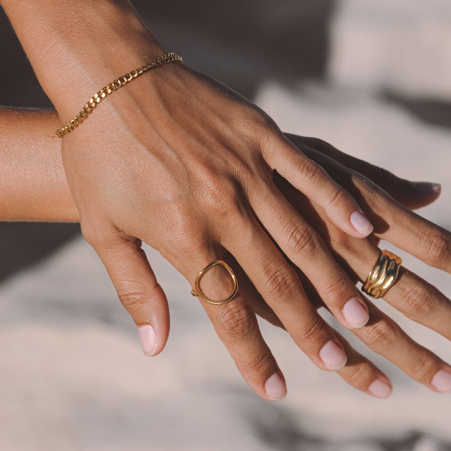 Damen Ring gold oval minimalistisch wasserfest hypoallergen