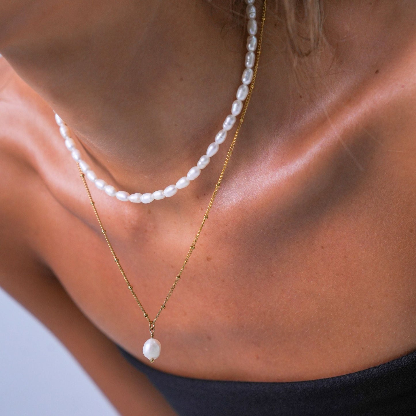 Damen Perlen Schmuckset Gold Süßwasserperlen Choker mit Barockperlen Anhänger wasserfest 2-teilig