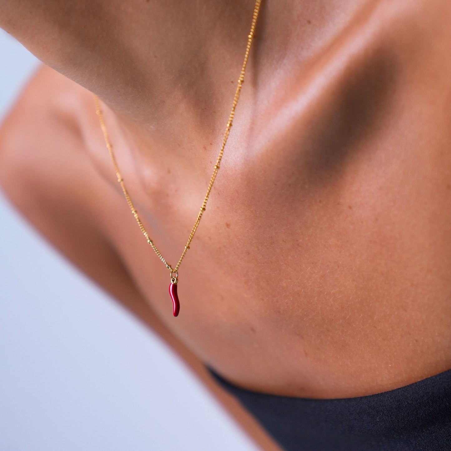 Damen Halskette Gold mit Chili Anhänger Rot wasserfest Edelstahl