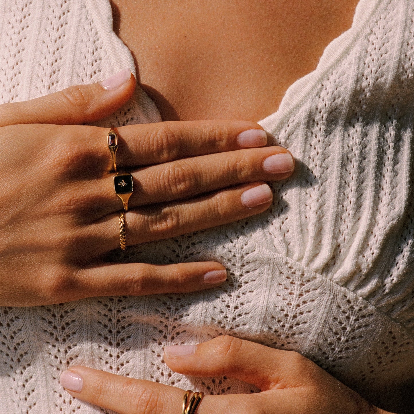 Damen Ring Gold mit Zirkon, schmaler Edelstahlring, wasserfest, hypoallergen