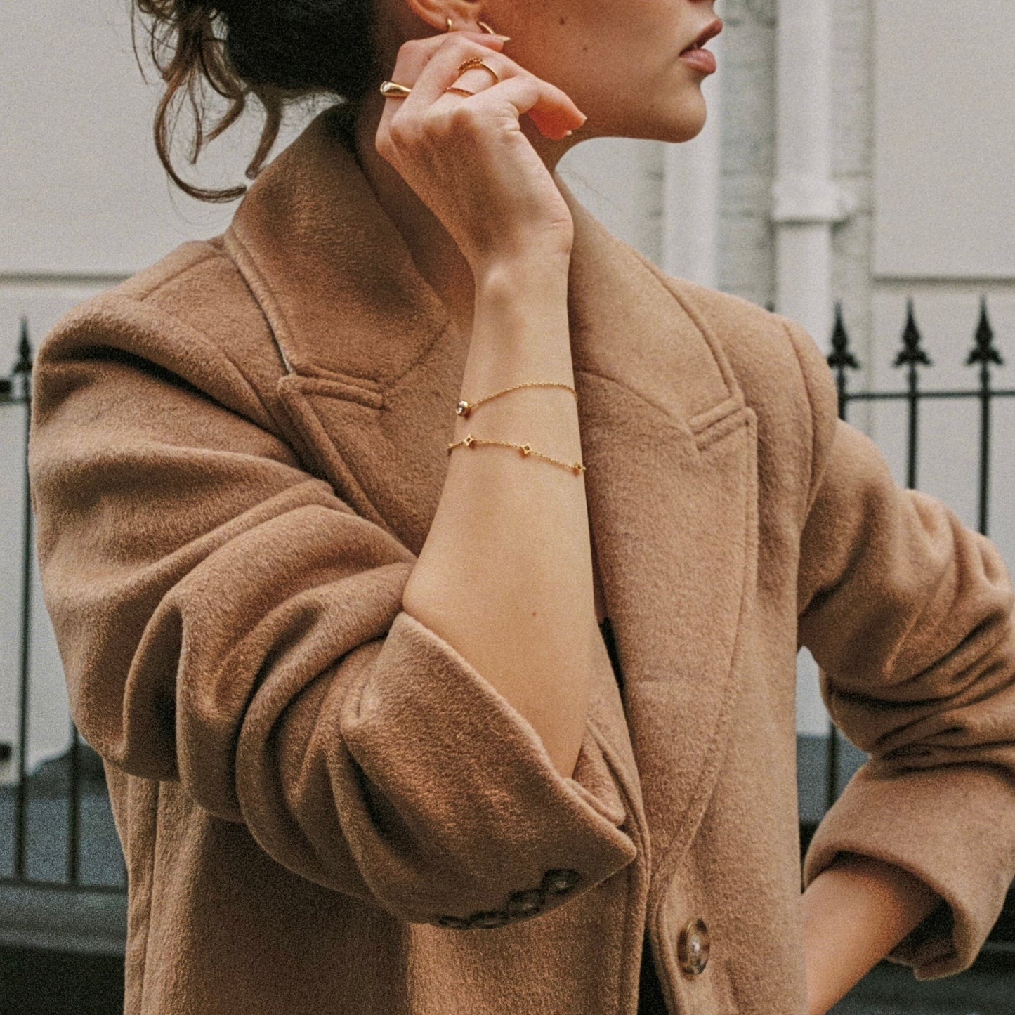 Damen Armband Gold mit Kleeblatt Anhänger und weißem Zirkon wasserfest hypoallergen