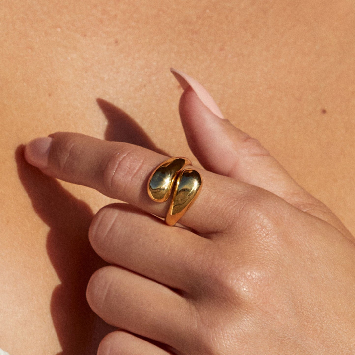Damen Ring Gold Double Twist wasserfest hypoallergen