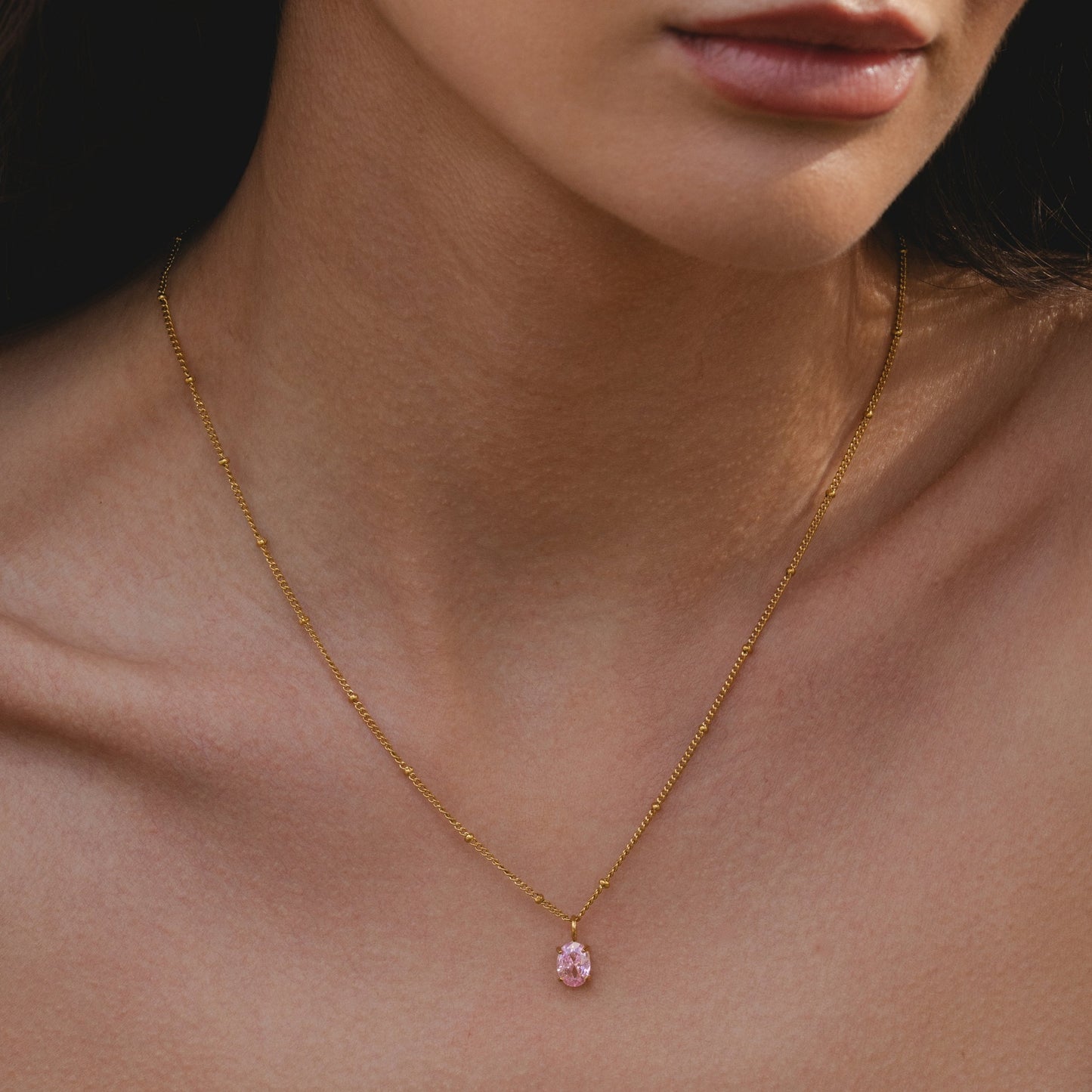Damen Rosa Halskette Gold mit Pink CZ Anhänger wasserfest Beaded Chain