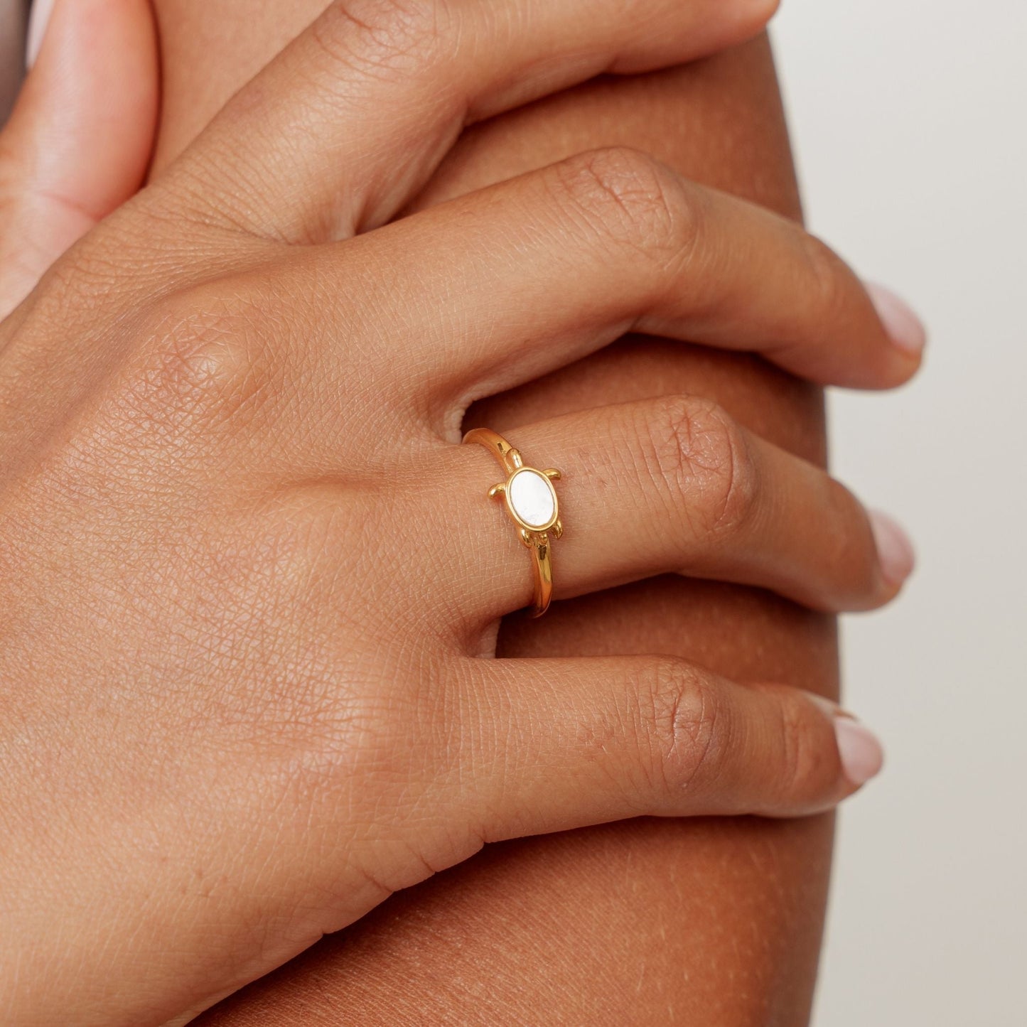Damen Ring Gold Sea Turtle mit Perlmutt, wasserfest, hypoallergen