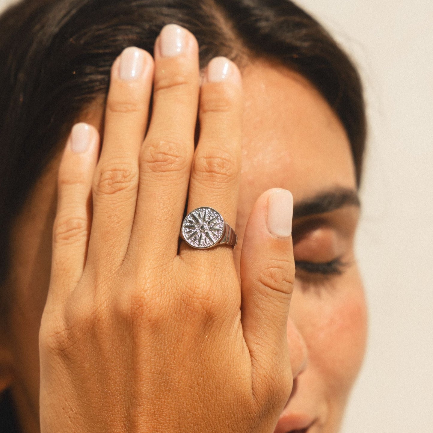 Goldener Ring Sonnenmotiv wasserfest schweißfest hypoallergen 18k PVD