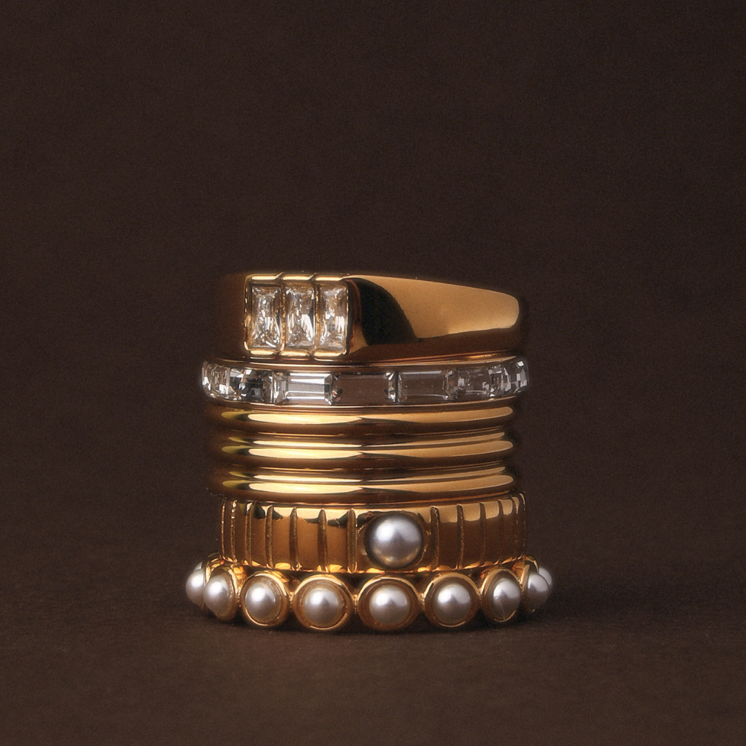 Damen Signet Ring Gold mit weißen Baguette-Steinen, wasserdicht und hypoallergen