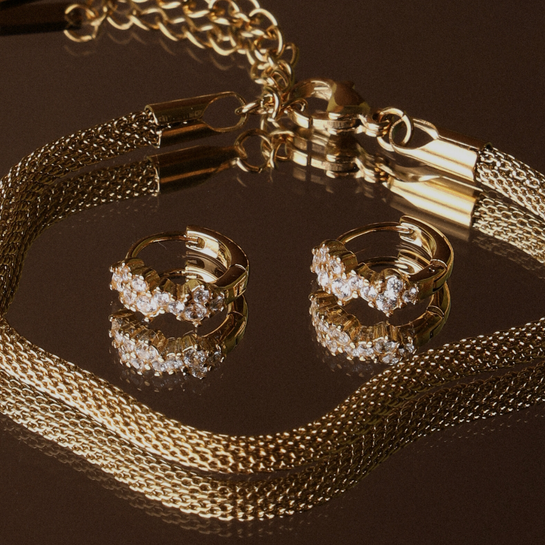 Damen Huggie Creolen Gold Zirkonia wasserdicht hypoallergen kompakt