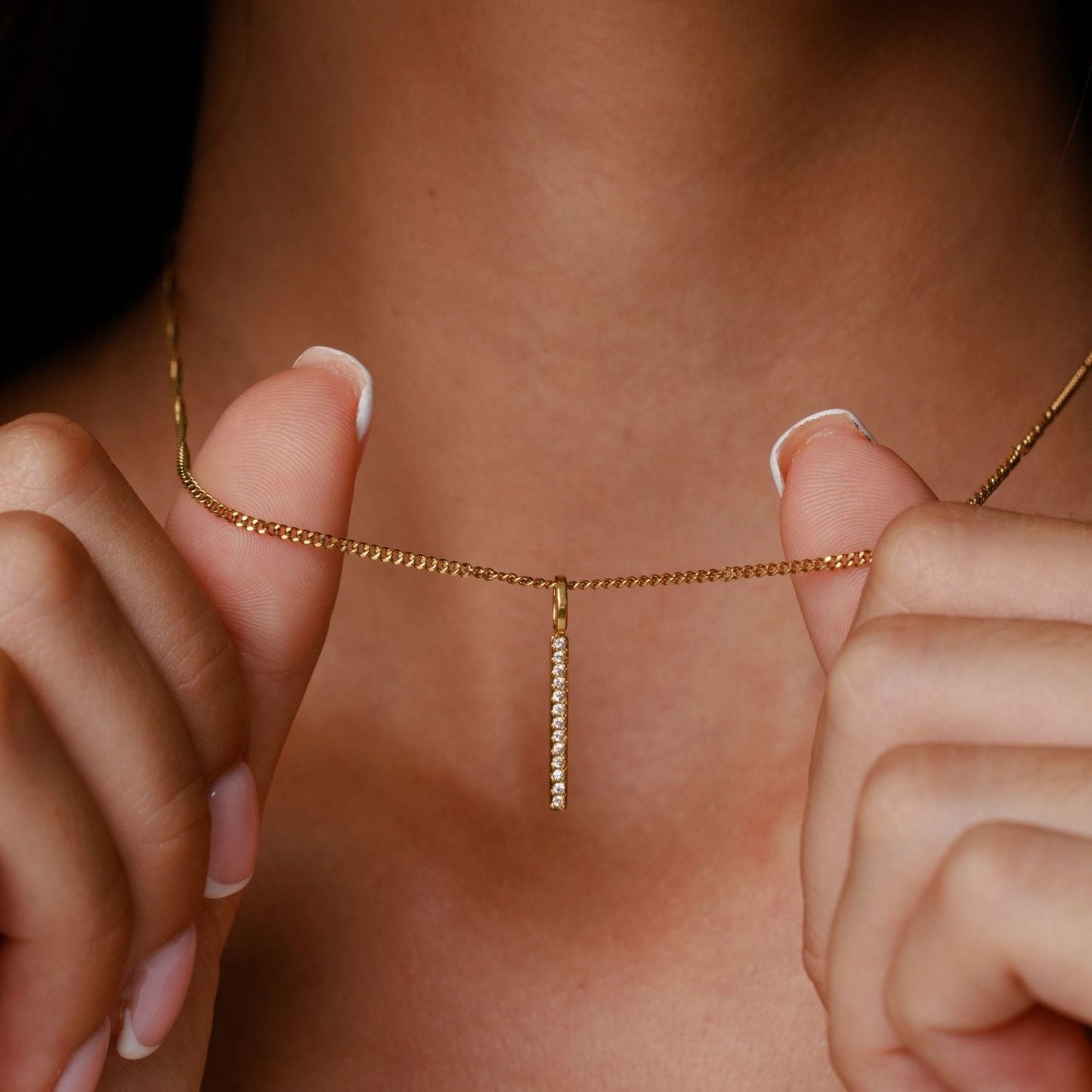 Damen Halskette Gold Zirkonia Bar Anhänger wasserdicht hypoallergen