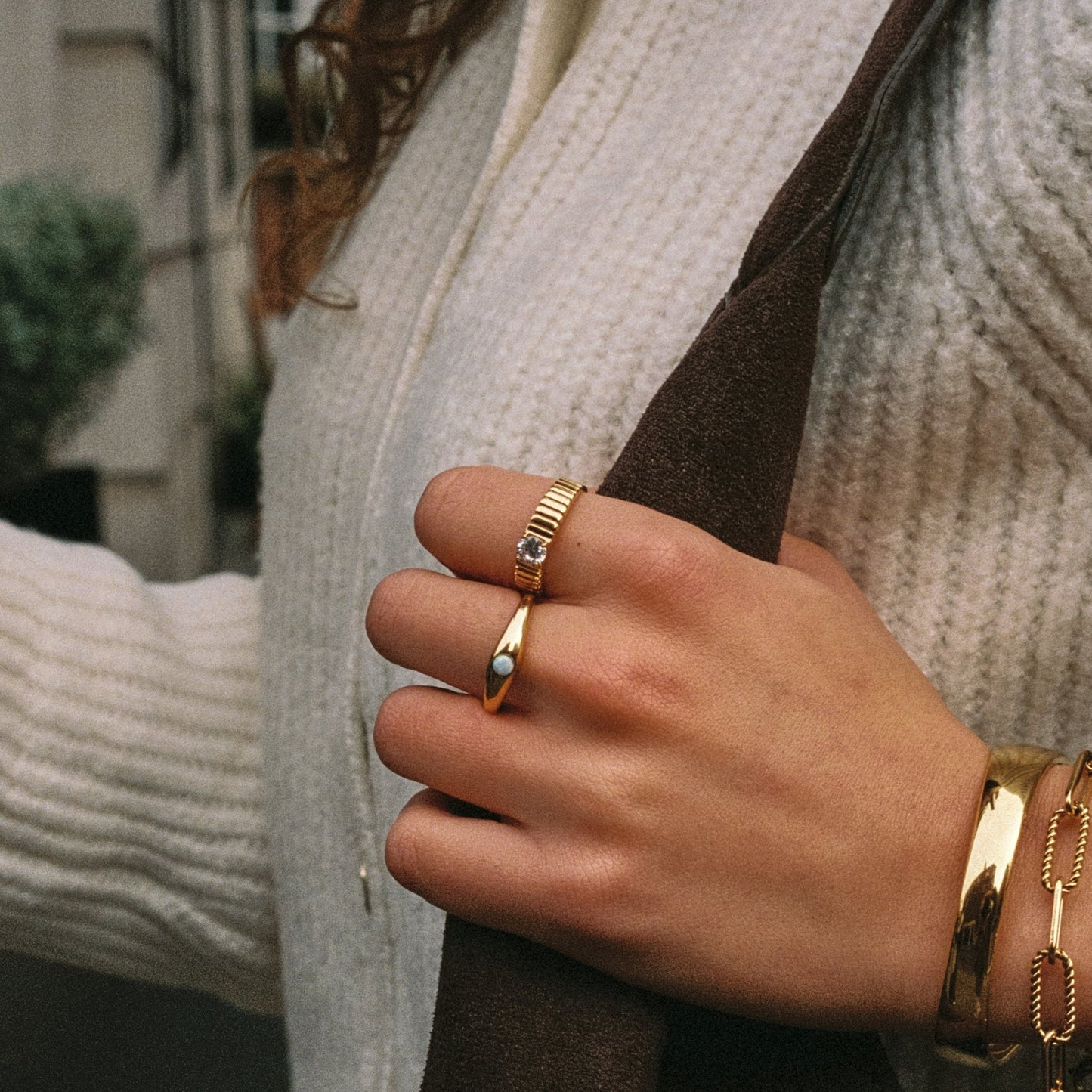 Opal Ring Gold wasserfest mit 5 mm Band und zentriertem Stein