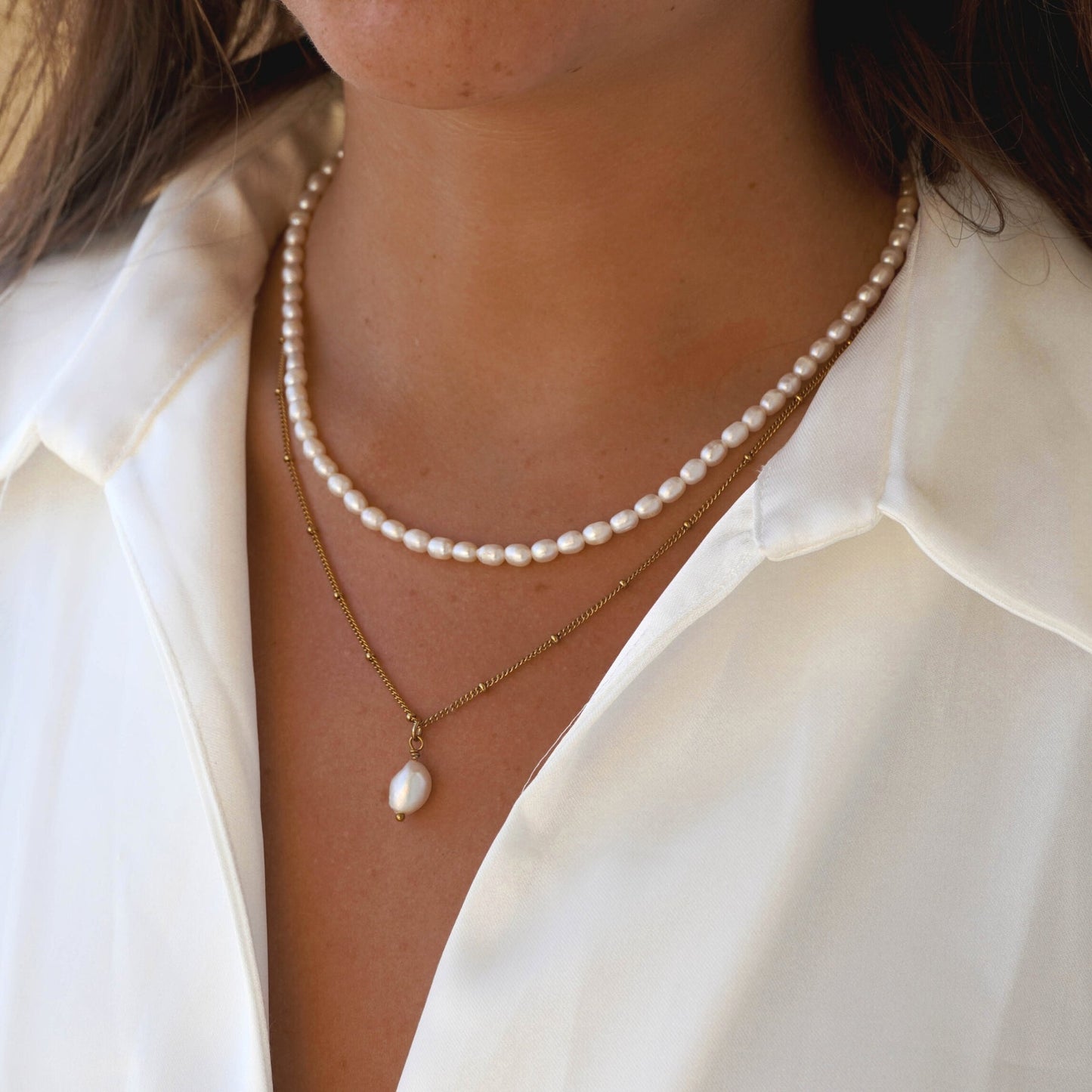 Damen Perlen Schmuckset Gold Süßwasserperlen Choker mit Barockperlen Anhänger wasserfest 2-teilig