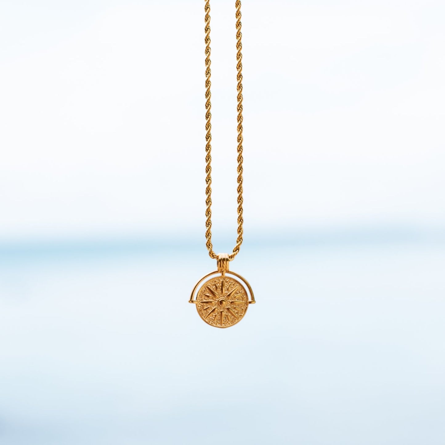 Damen Sonnen Halskette Gold Rope Chain wasserfest hypoallergen Anhänger