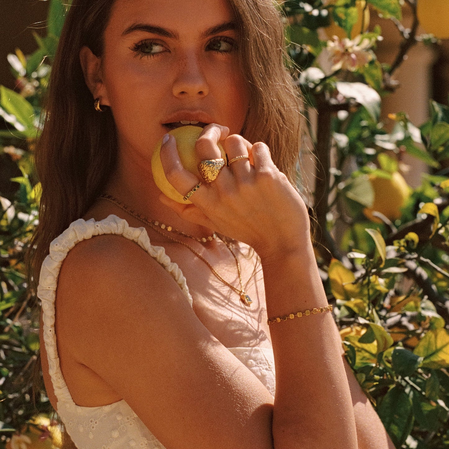 Damen Ring Gold strukturierte Oberfläche Edelstahl wasserfest hypoallergen 18k PVD beschichtet
