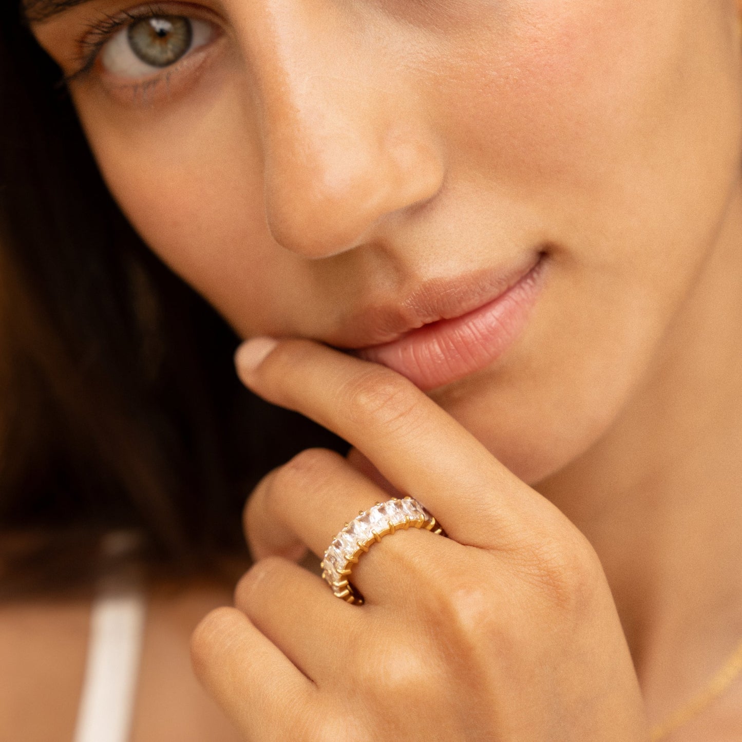 Damen Eternity Ring Gold mit rechteckigen Zirkonen 6,7 mm wasserdicht