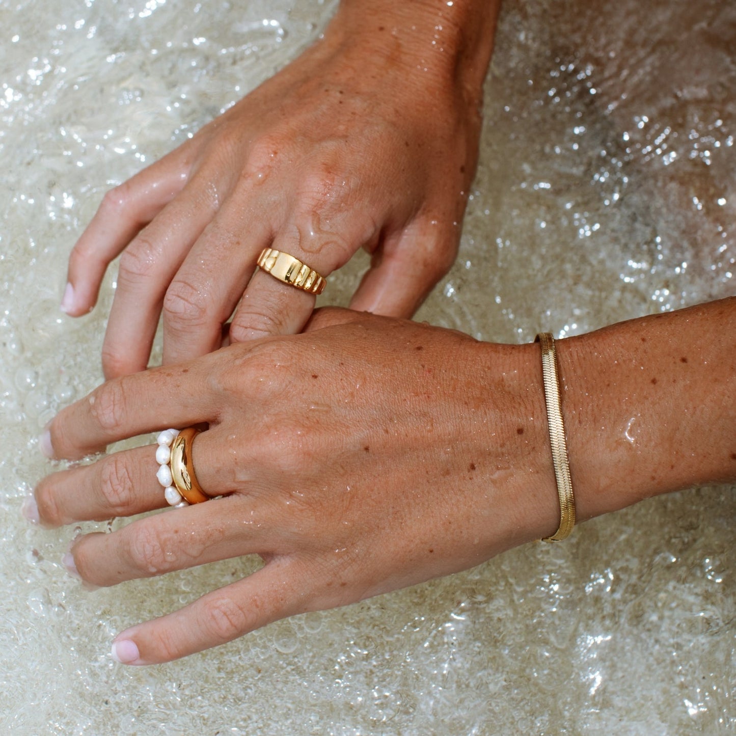 Damen Herringbone Armband Gold verstellbar wasserfest hypoallergen Edelstahl 4 mm
