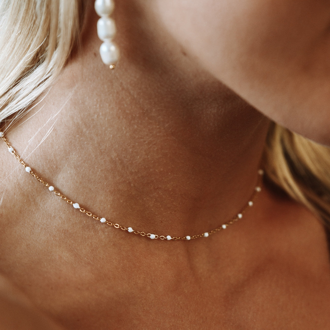 Damen Choker Halskette Weiß Gold Perlenoptik wasserfest hypoallergen